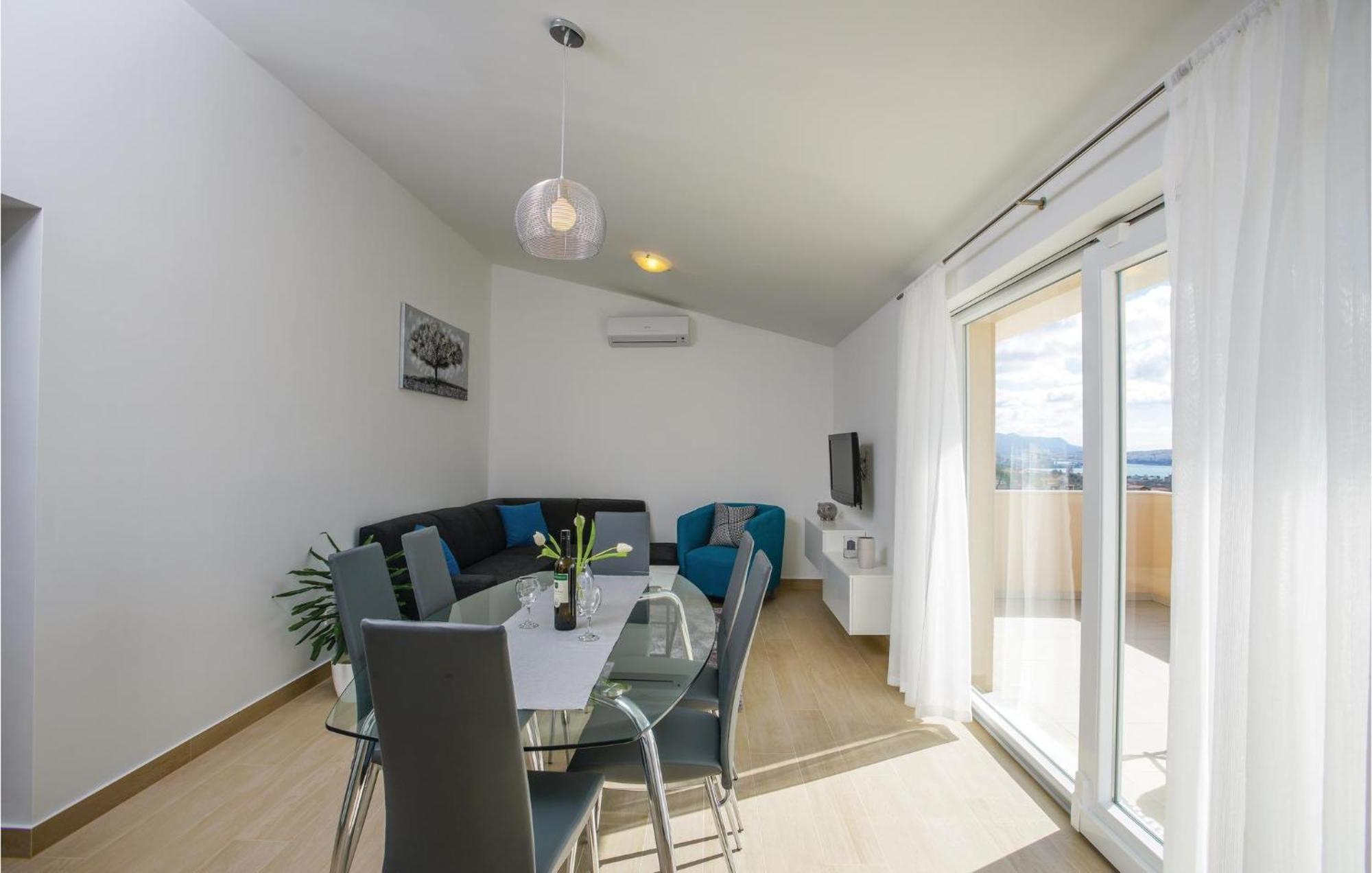 Stunning Apartment In Kastel Gomilica With Wifi Kaštela Exteriör bild